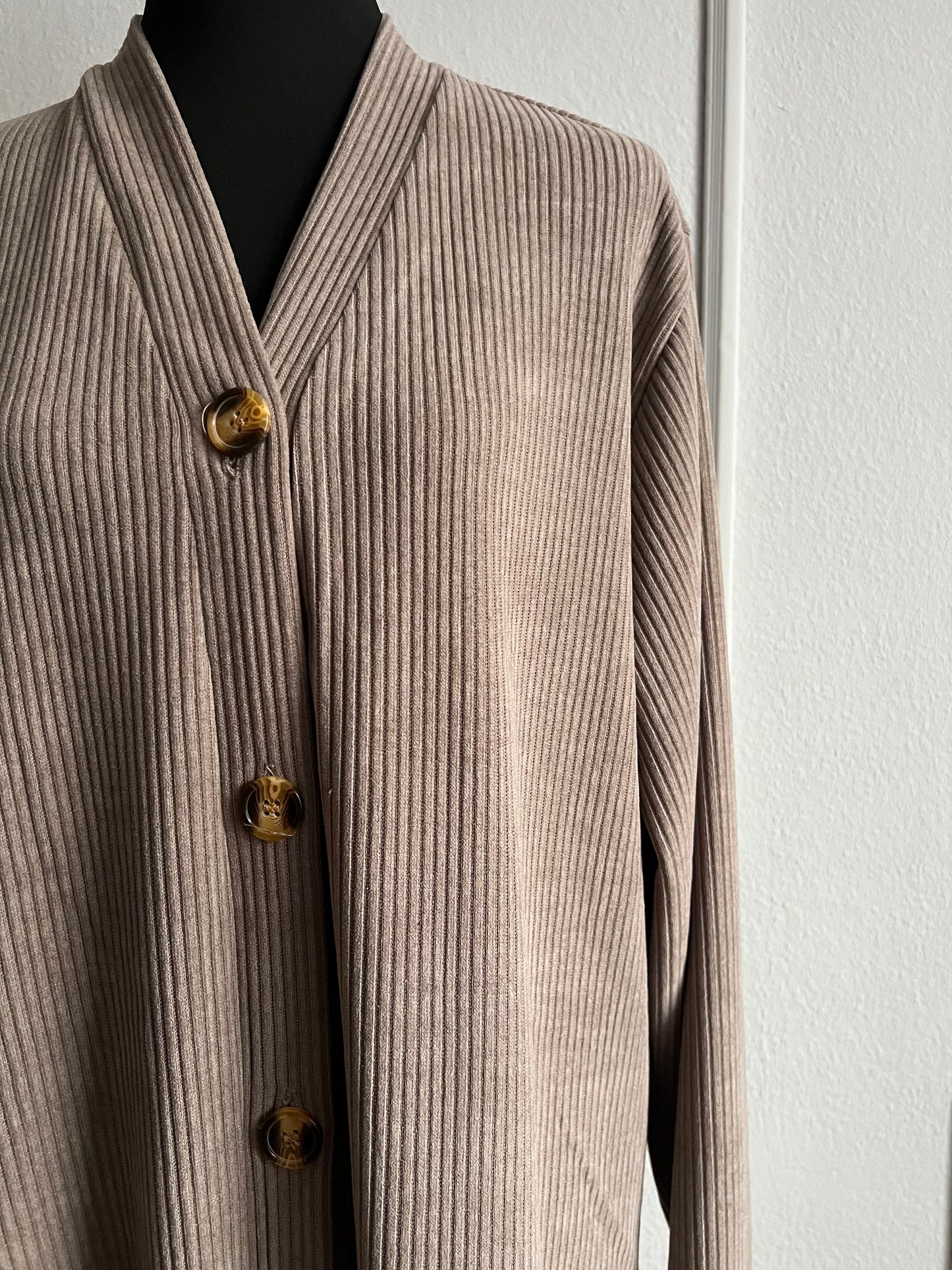 Cordkleid mit Knöpfen