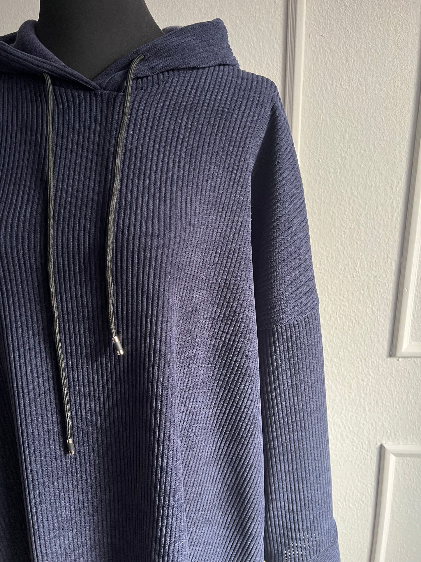 Pulloverkleid mit Kapuze