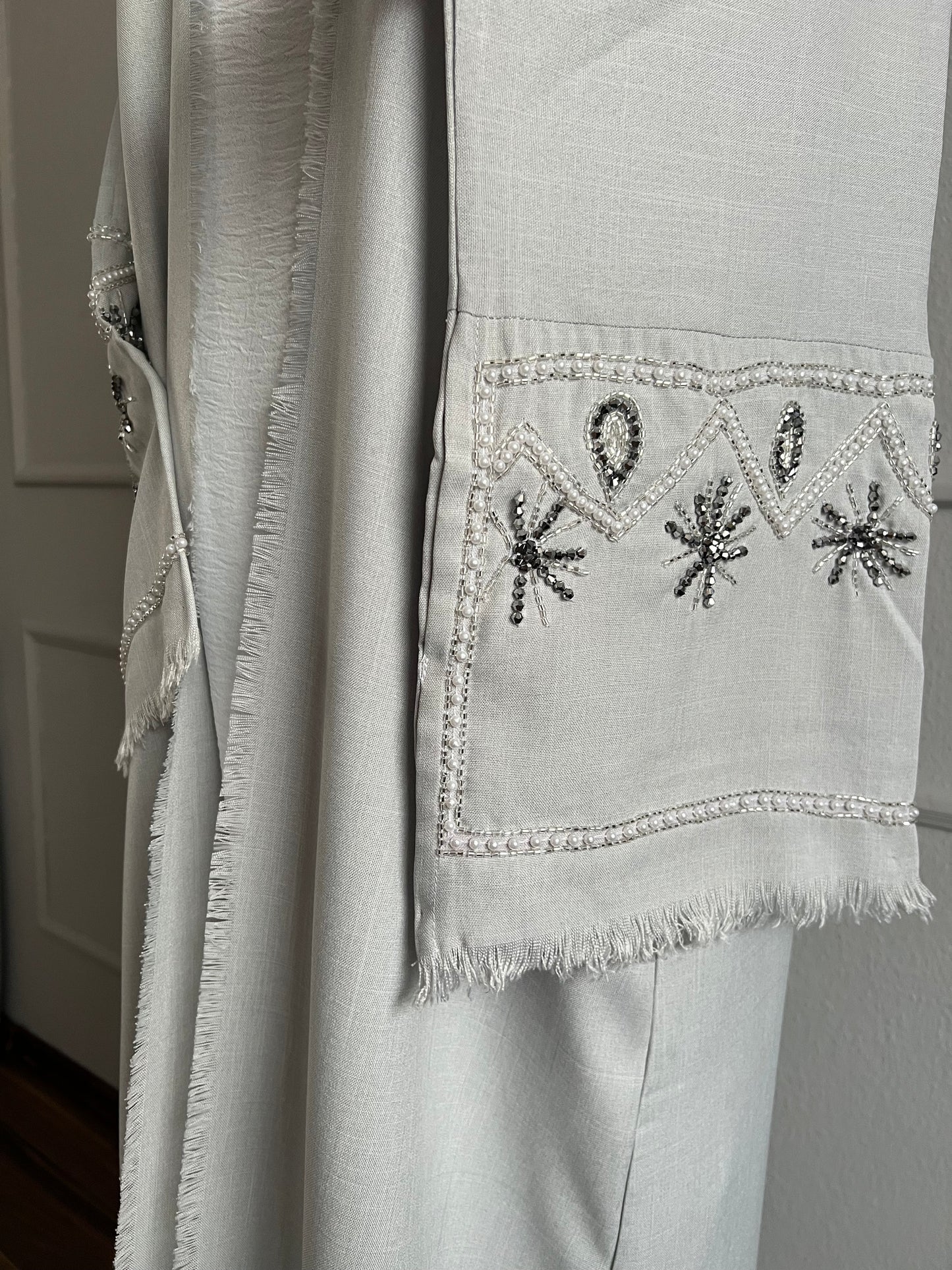 Abaya snow