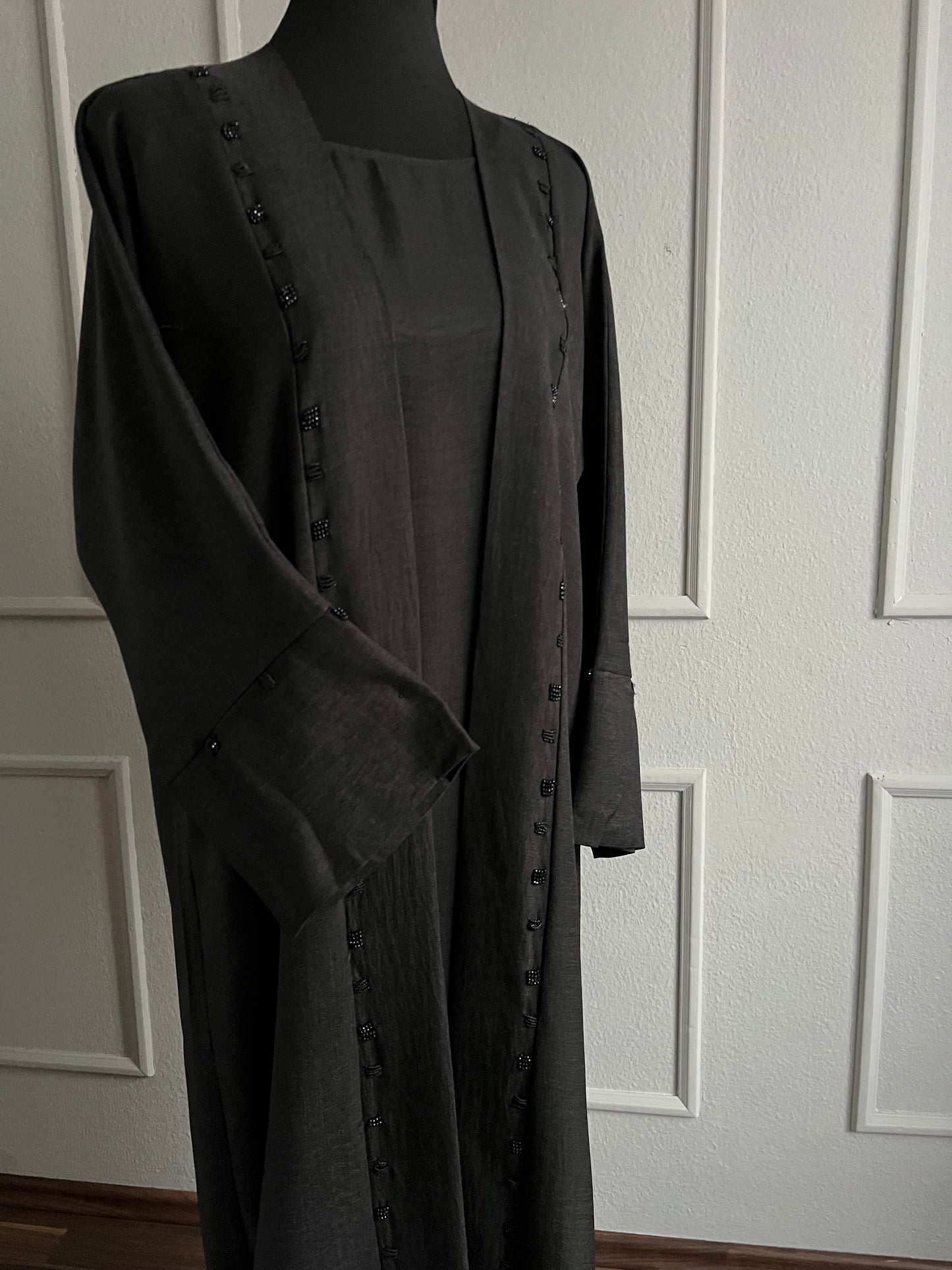 Abaya dimah close up