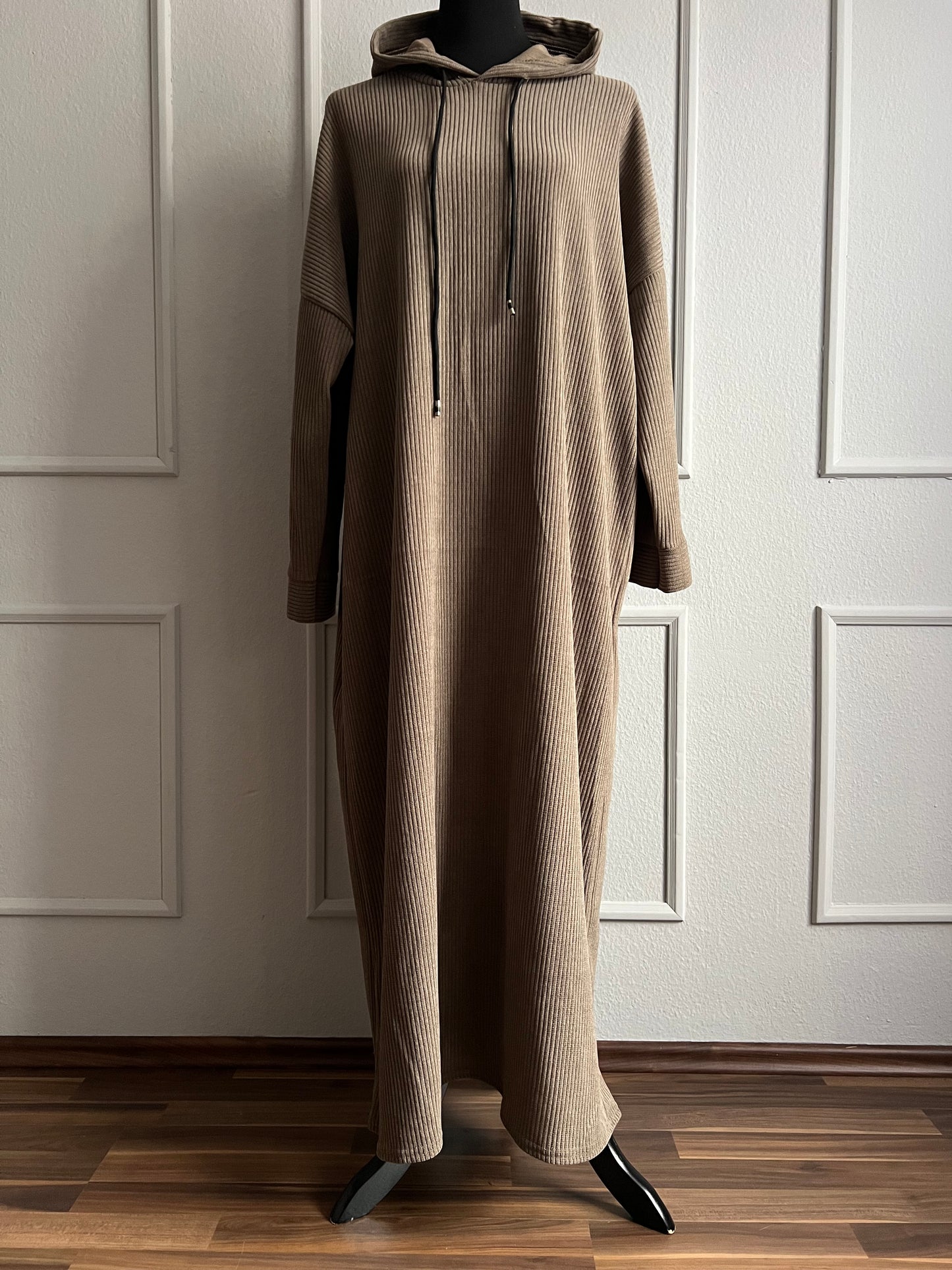 Pulloverkleid mit Kapuze