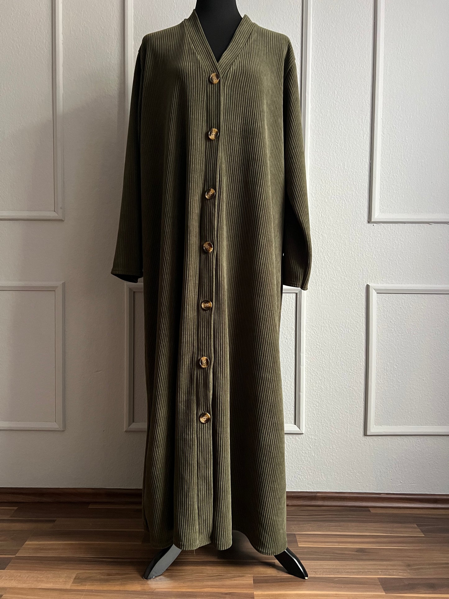 Cordkleid mit Knöpfen