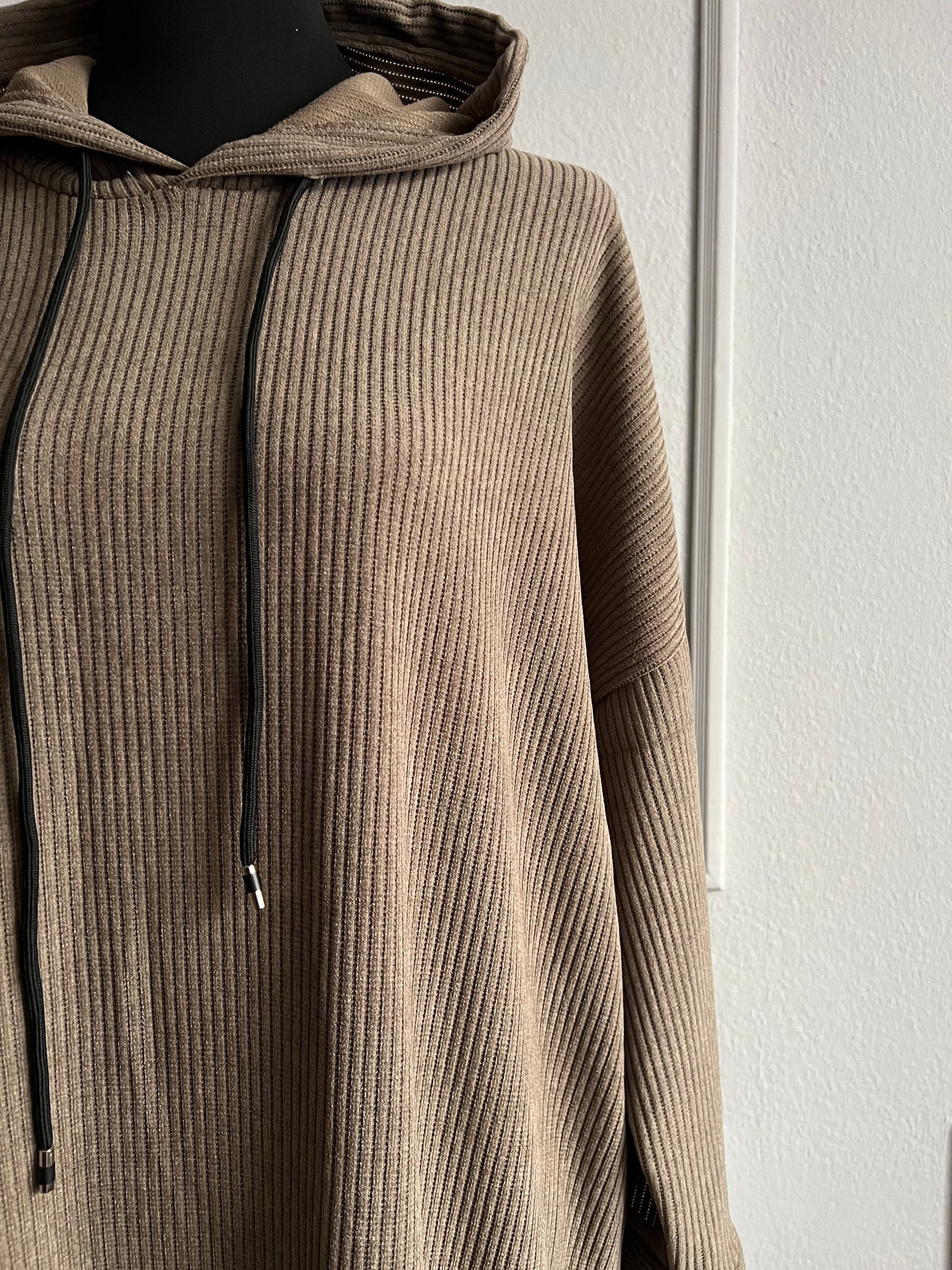 Pulloverkleid mit Kapuze
