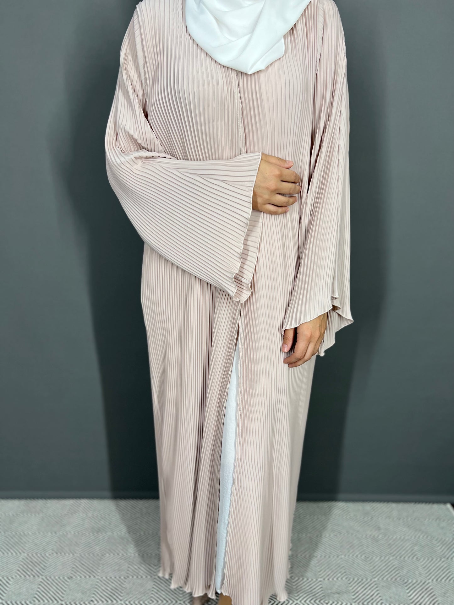 Plissee Abaya dubai beige