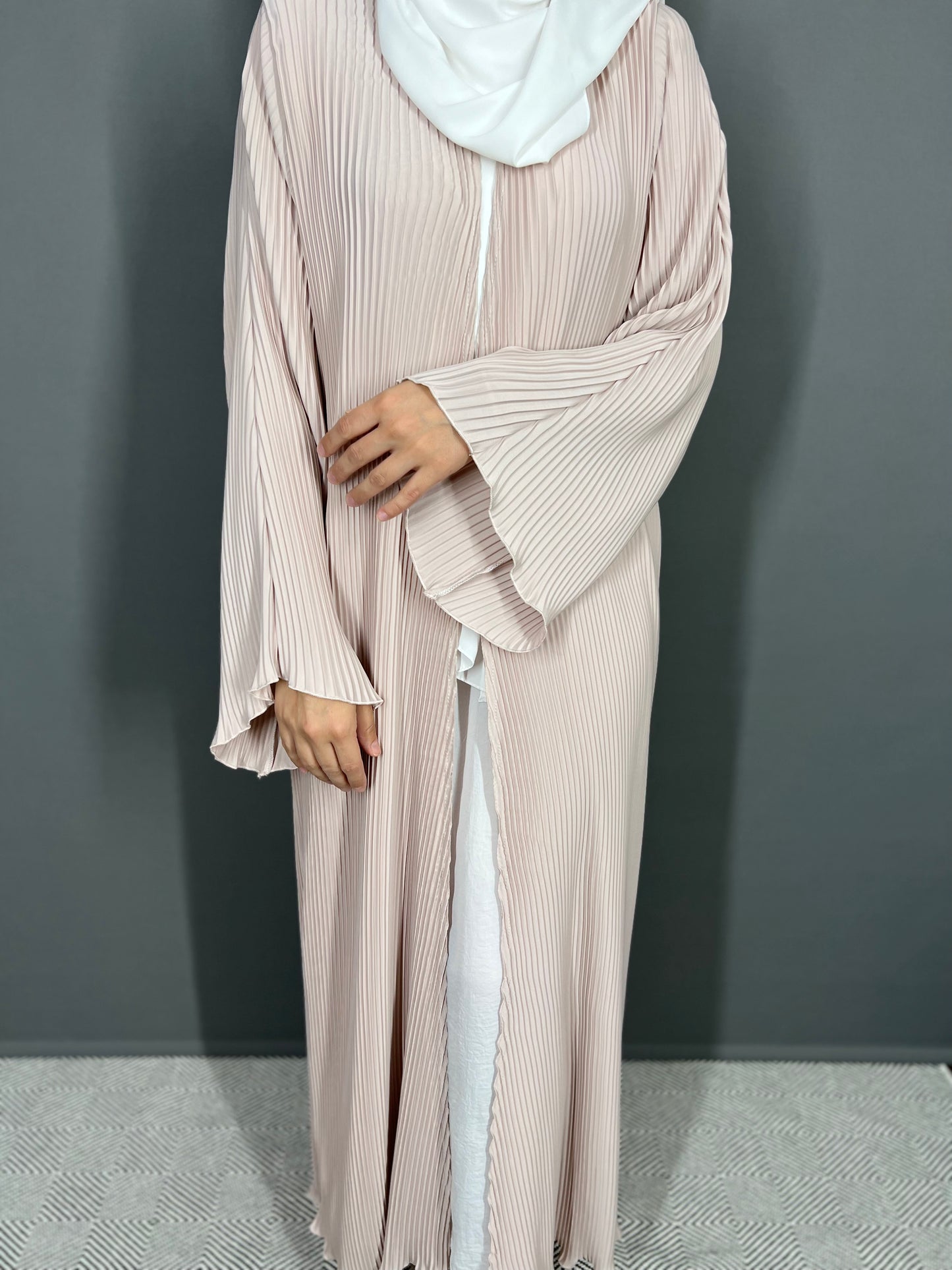 Plissee Abaya dubai beige
