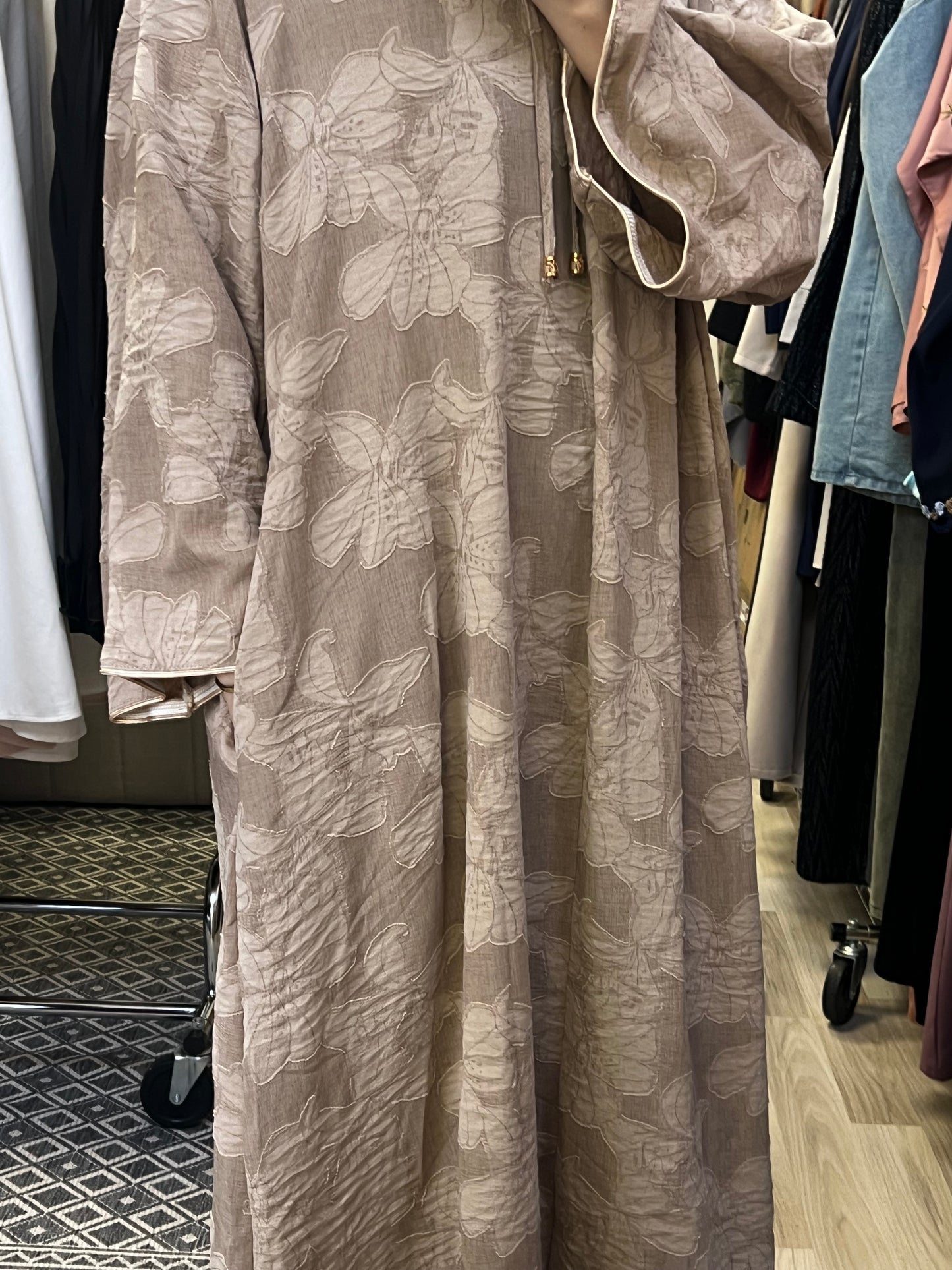 Luftiges Modest Maxikleid mit floralem Muster – Onesize 140 cm