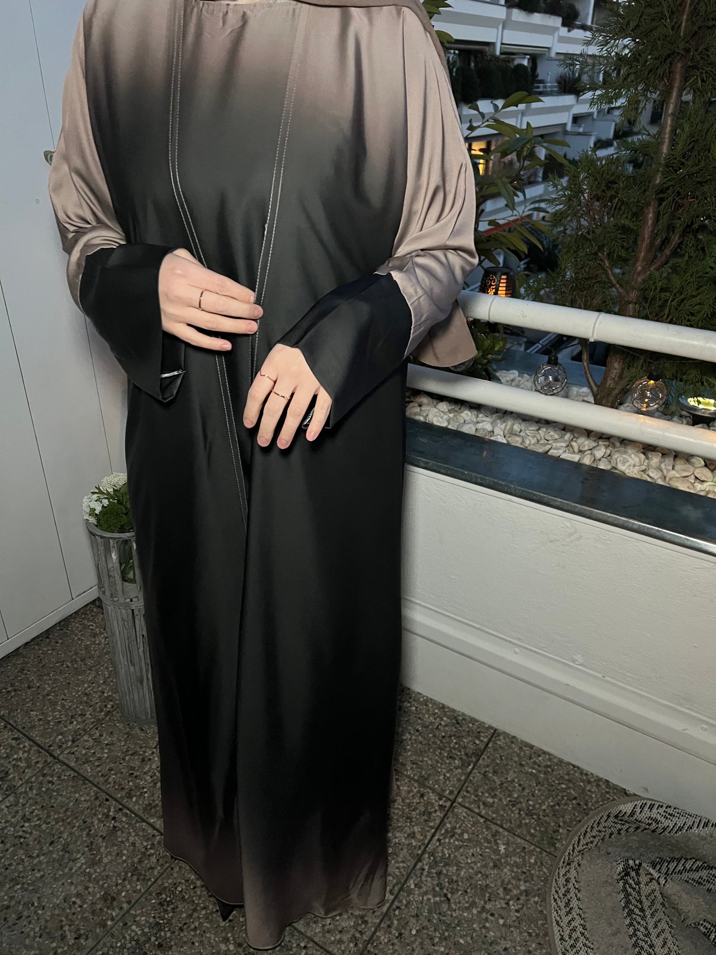 Satin Abaya Ombre braun
