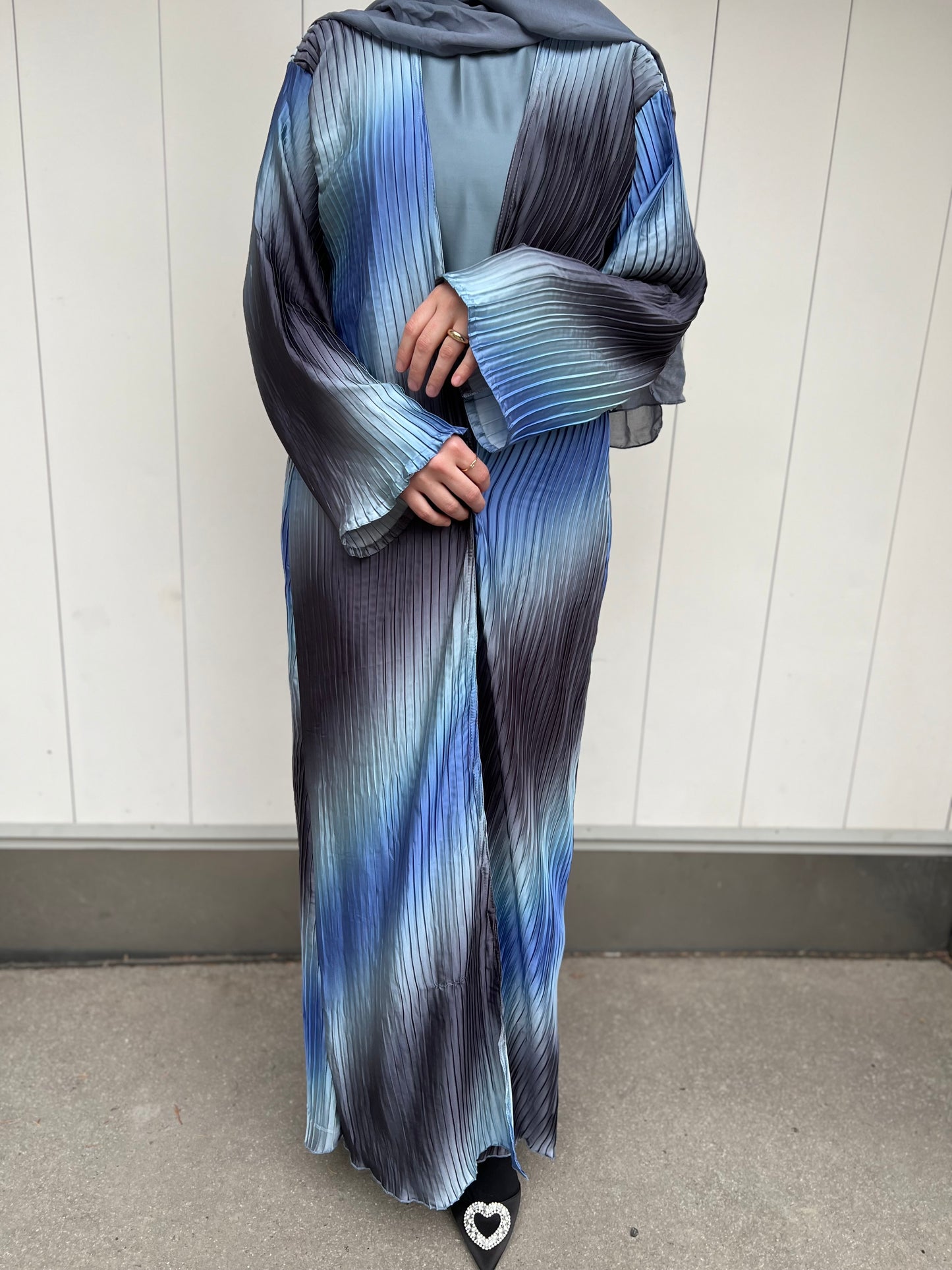 Satin Plissee Abaya blau