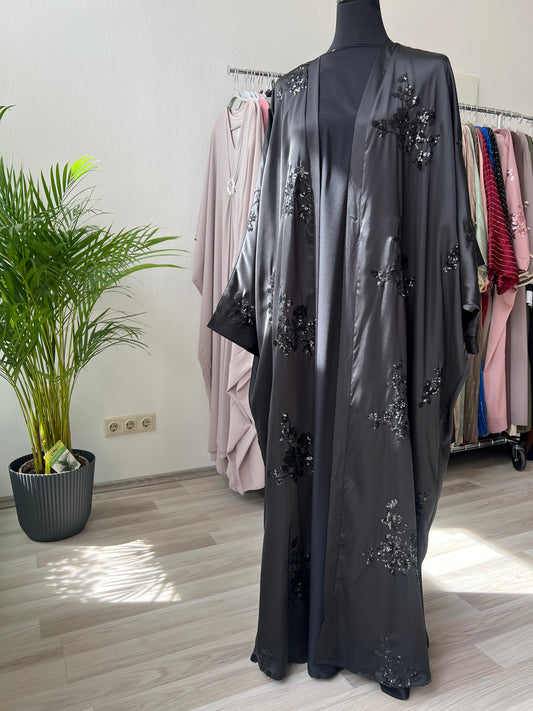 Schwarzes kimono mit pailletten