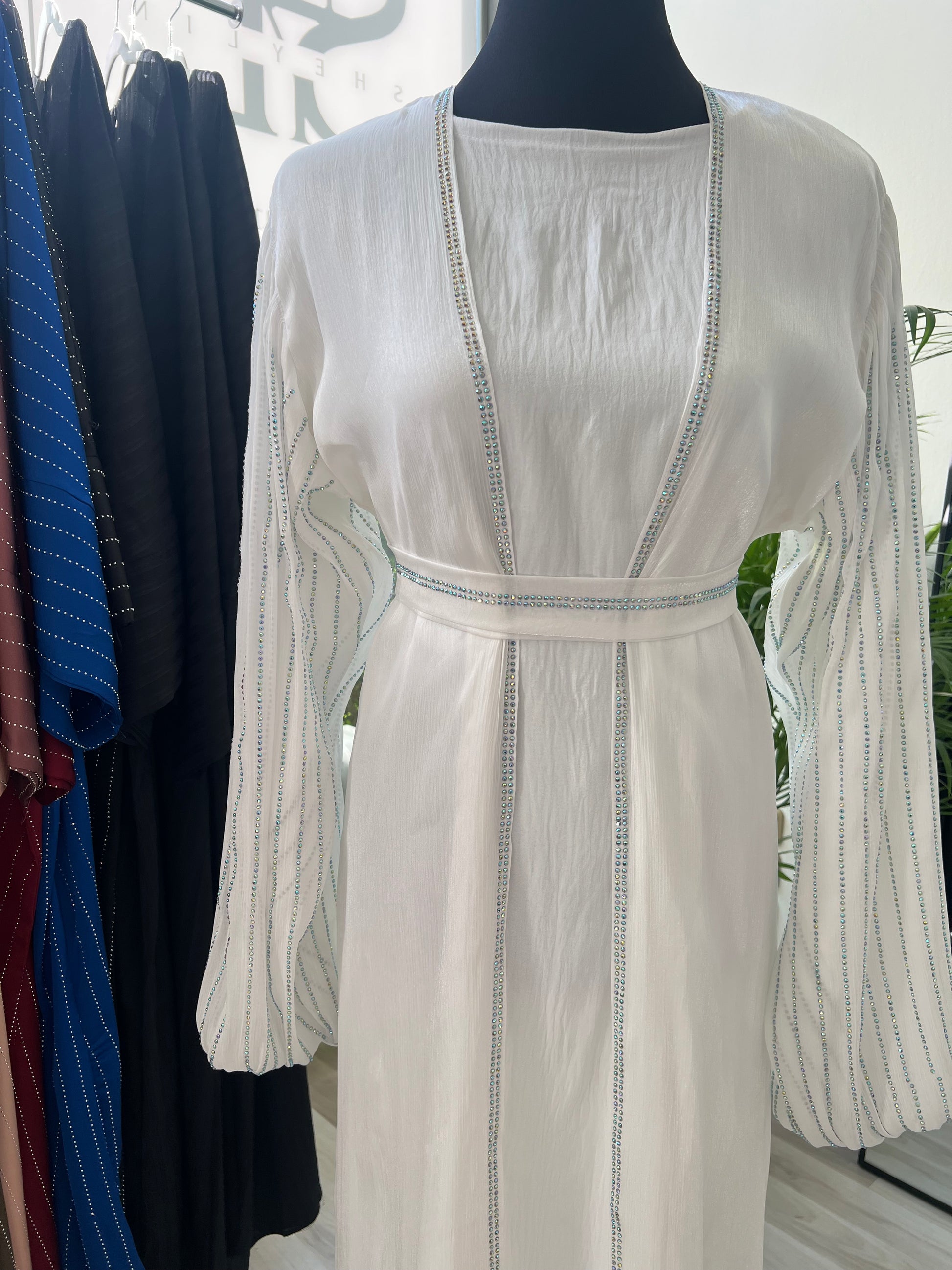 Weißes kleid sommer, mit strass gürtel, weißes unterkleid
