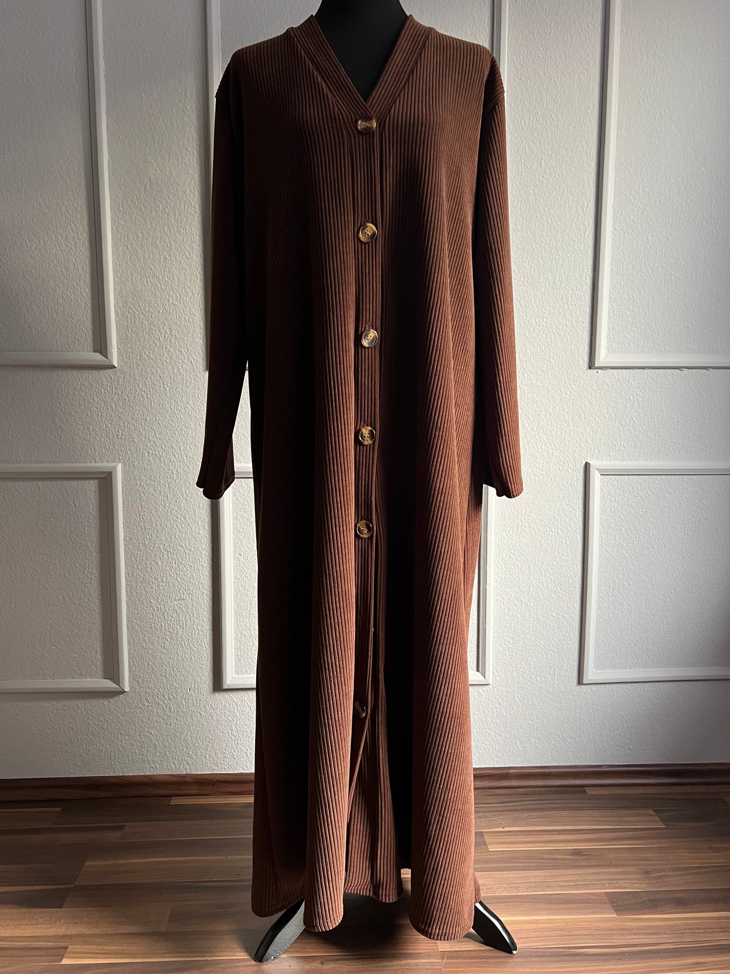 Cordkleid mit Knöpfen