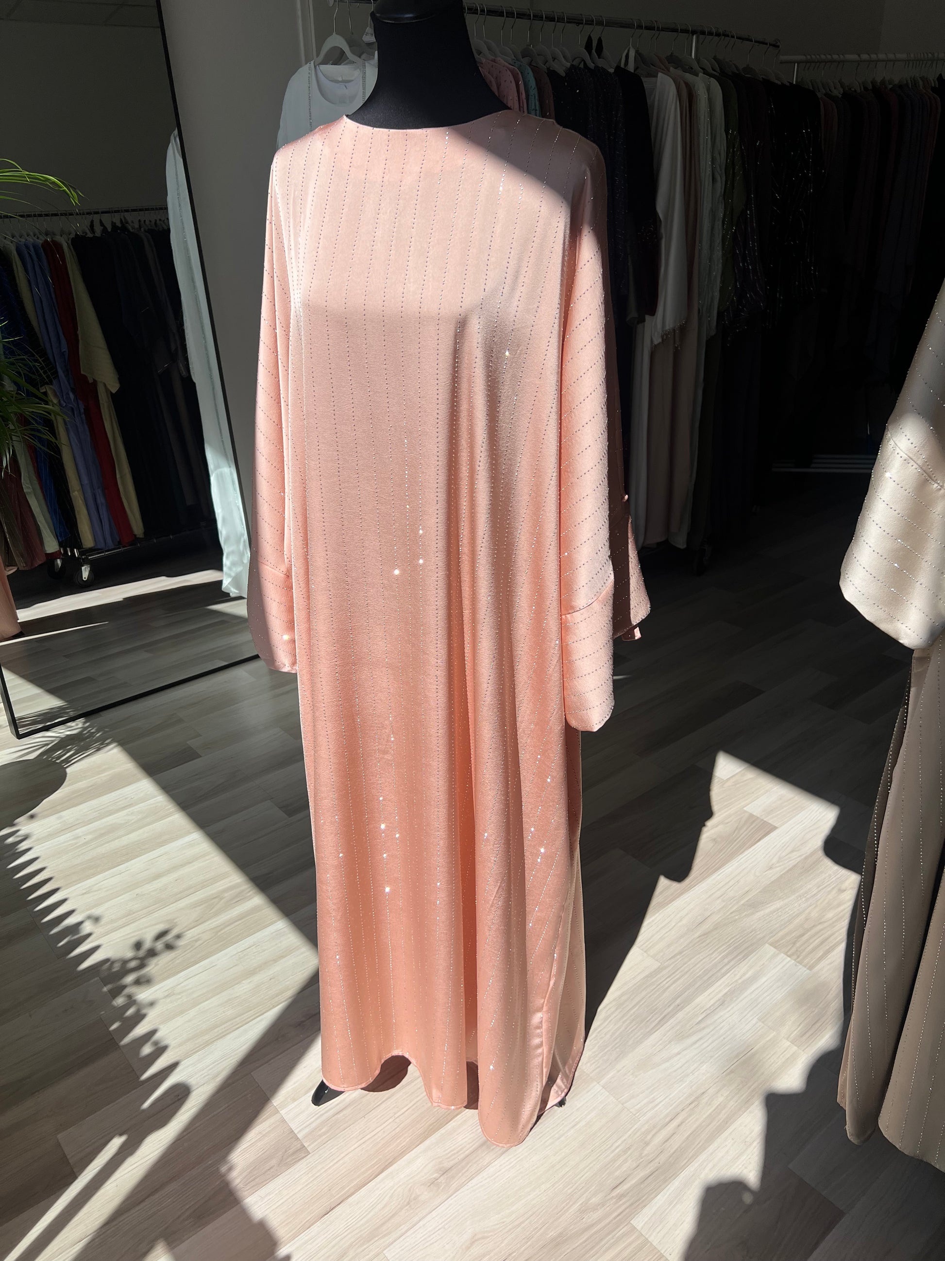 Weite Abaya in rose. Abaya festlich elegant. Modest fashion abaya. Abaya in blush tone 