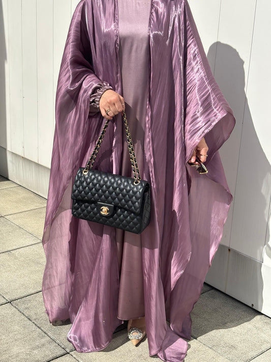 Abaya Sherin in Flieder - vorderansicht, luminous eid kollektion von sheylin