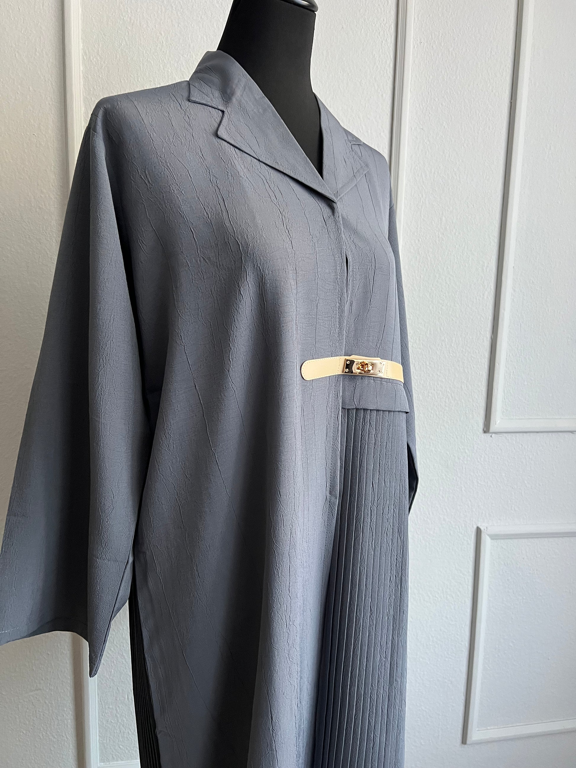 Abaya in grau aus dubai in wien. Modest fashion mit sheylin 