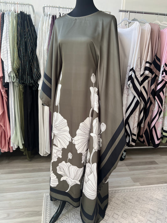 Butterfly abaya an der taille enger geschnürt, dank versteckten riemen, frühlingshaft