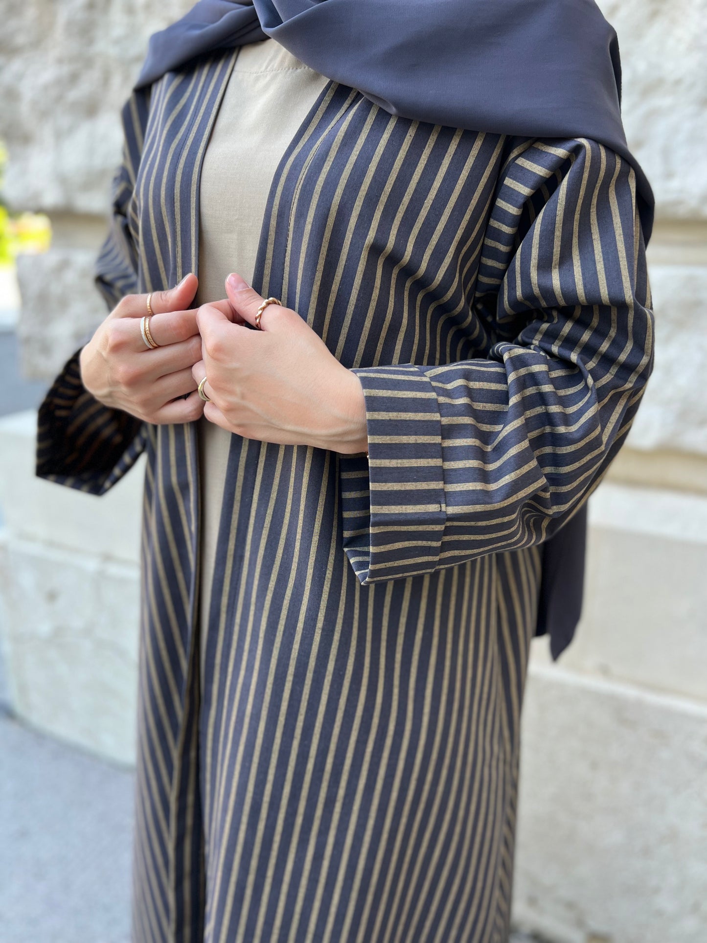Abaya dunkelblau gestreift