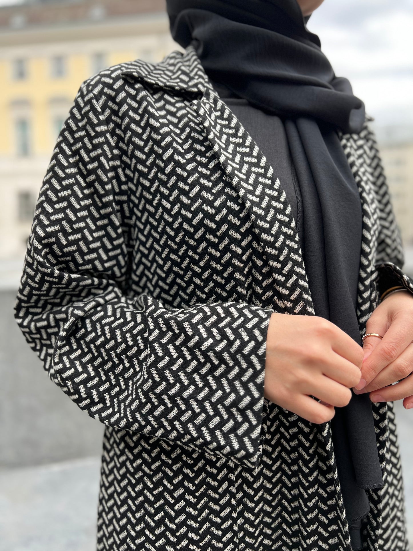 Kimono schwarz/weiß mit Taschen