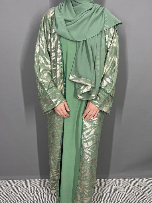 Abaya Dubai hellgrün mit goldenem Muster