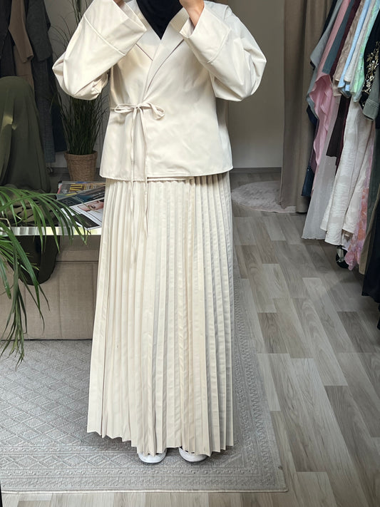 Sheylin Vienna Modest Fashion – Set Jenna in Beige mit Jacke und Rock