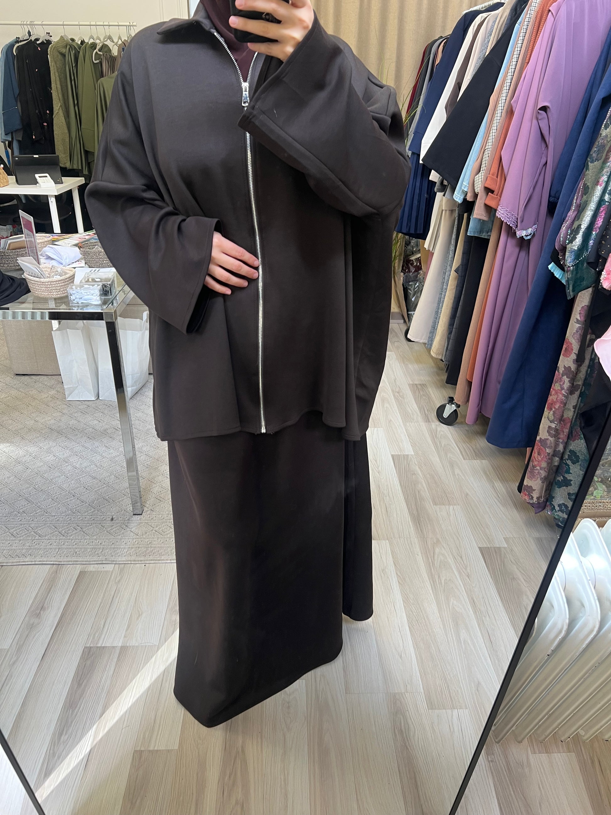 2 teiliges set mit Reißverschluss. Rock und oberteil in dunkelbraun