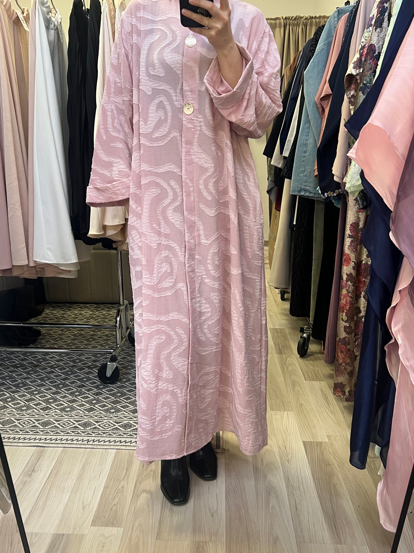 Luftiges Modest Maxikleid mit Knöpfen