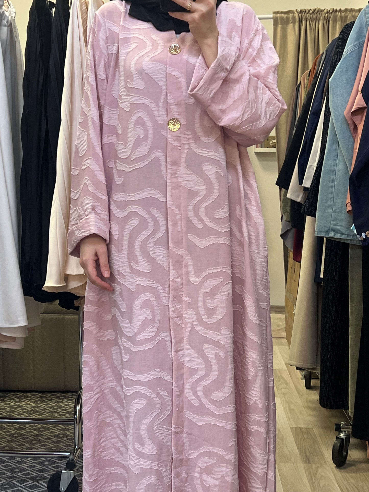 Luftiges Modest Maxikleid mit Knöpfen