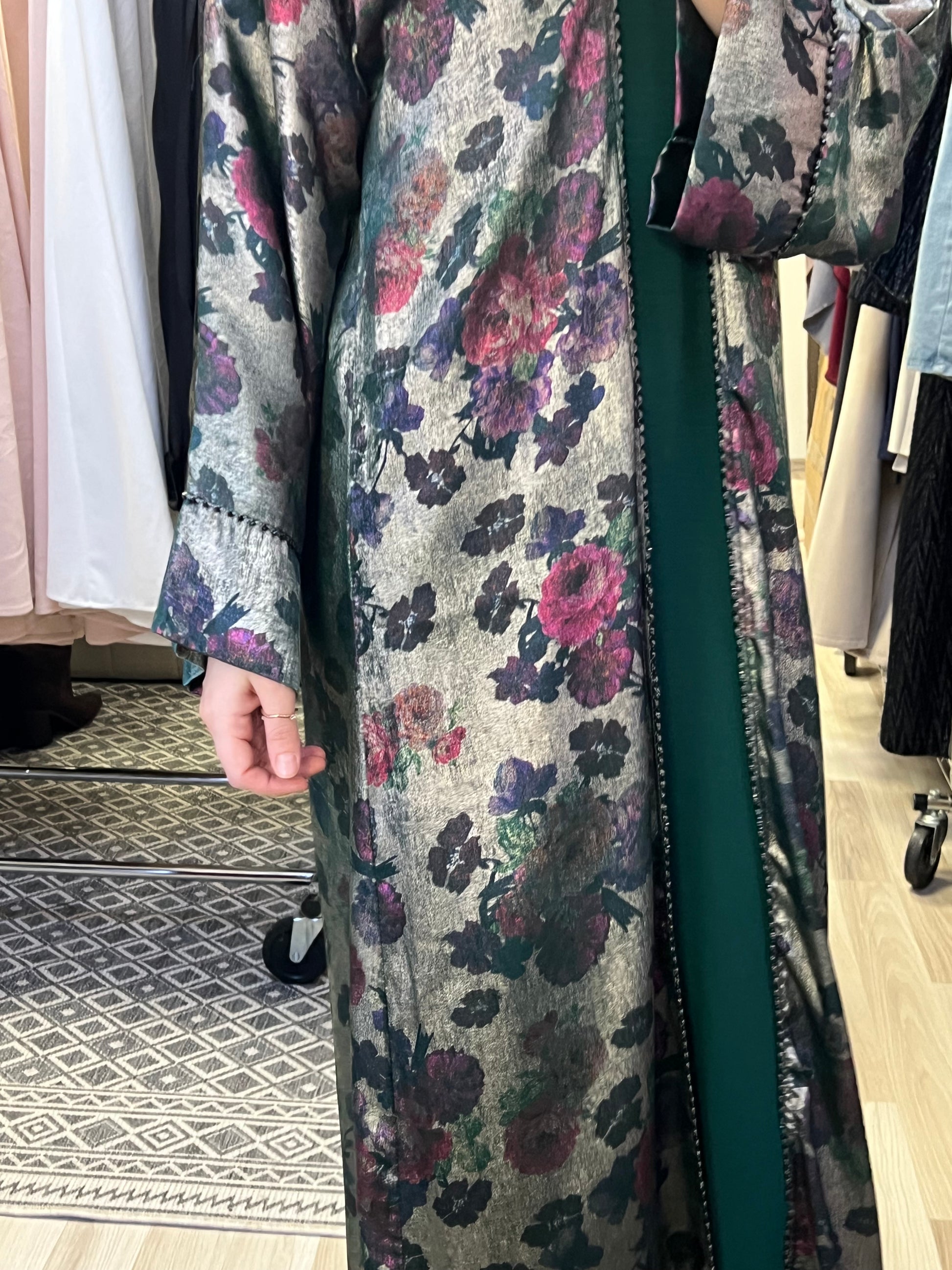 Abaya Set mit Gürtel und Hijab in Dunkelgrün