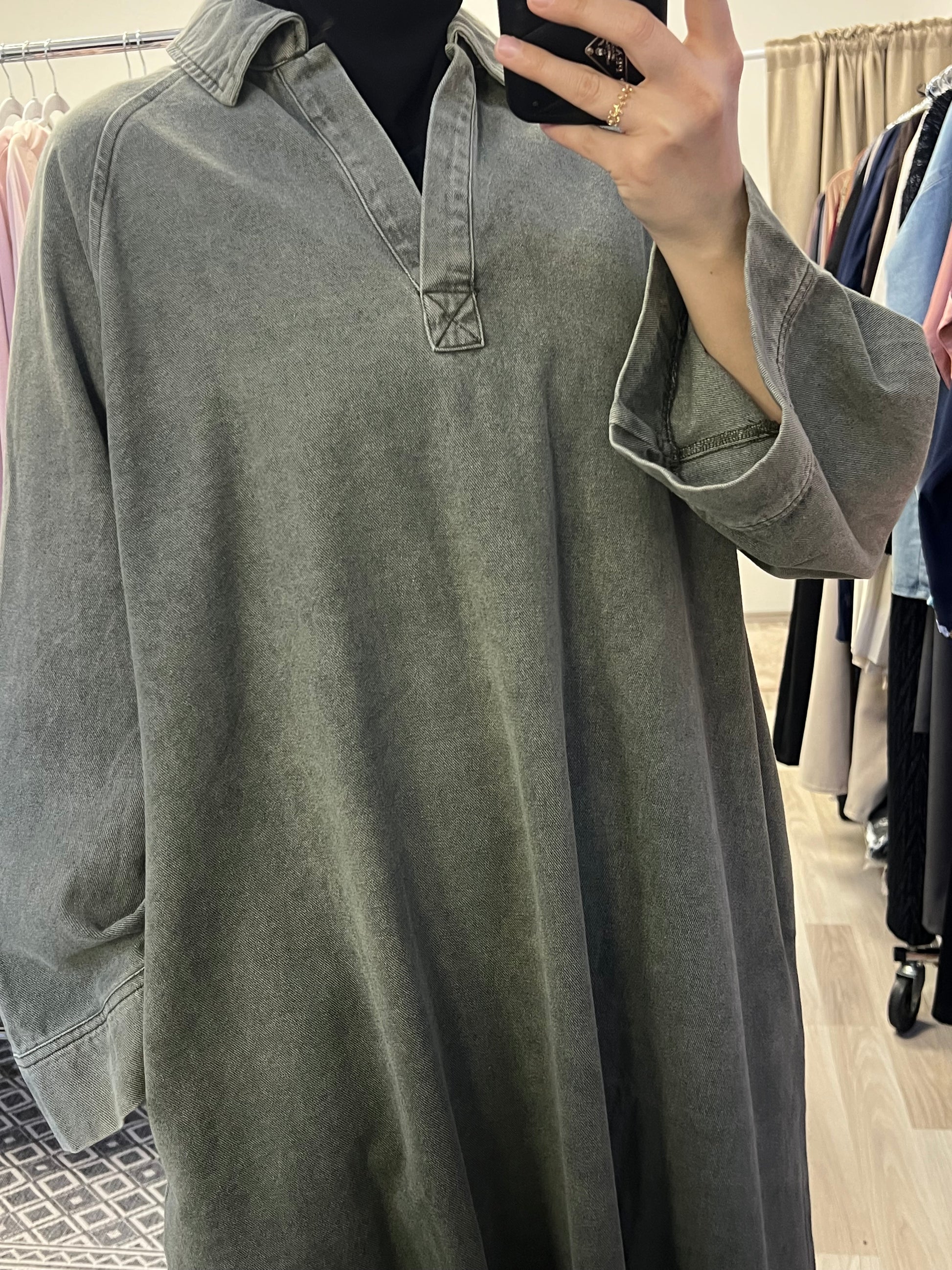 Locker fallendes Baumwollkleid im Oversized Stil