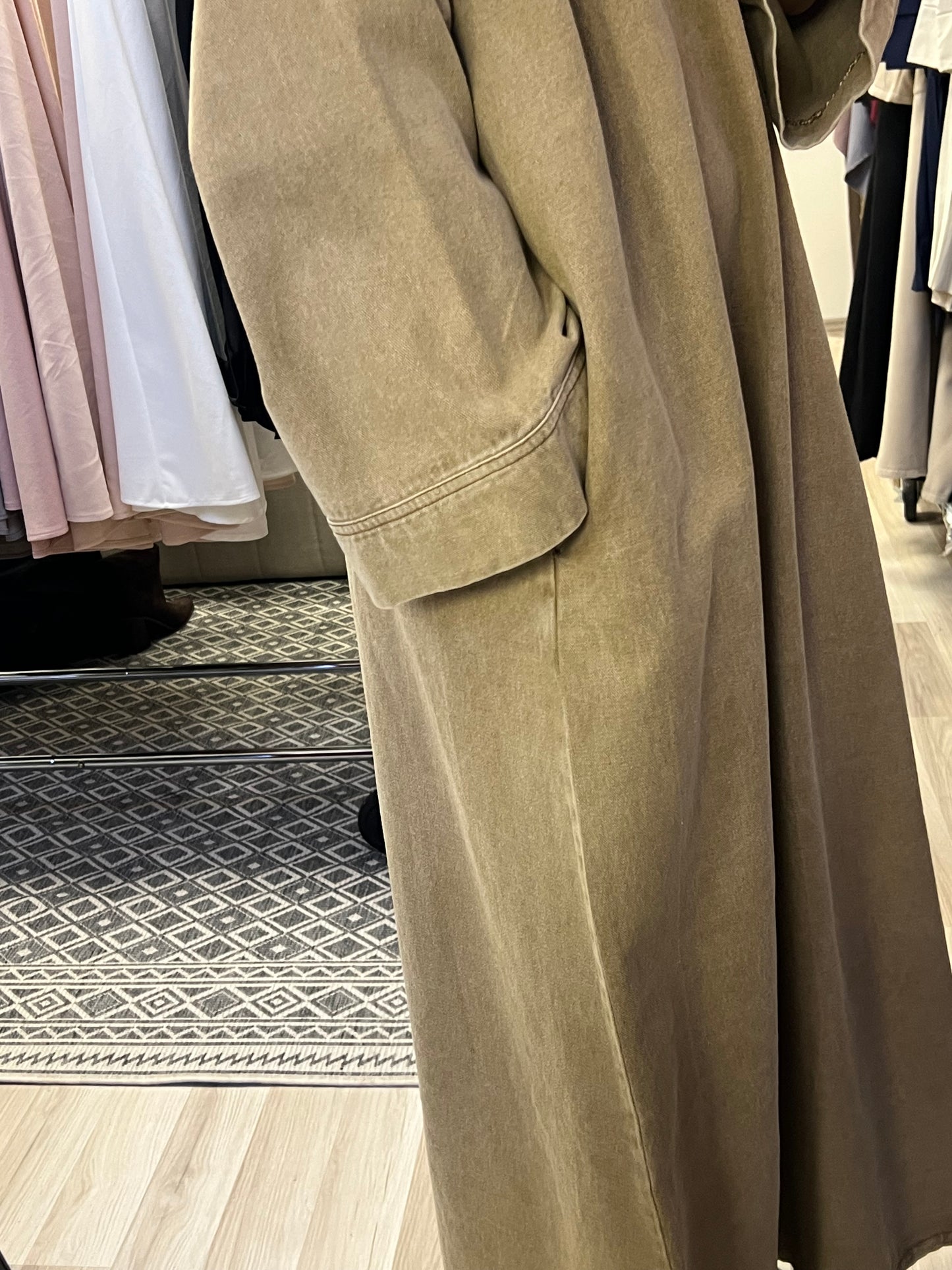 Jeans Maxikleid mit seitlicher Tasche aus 100% Baumwolle
