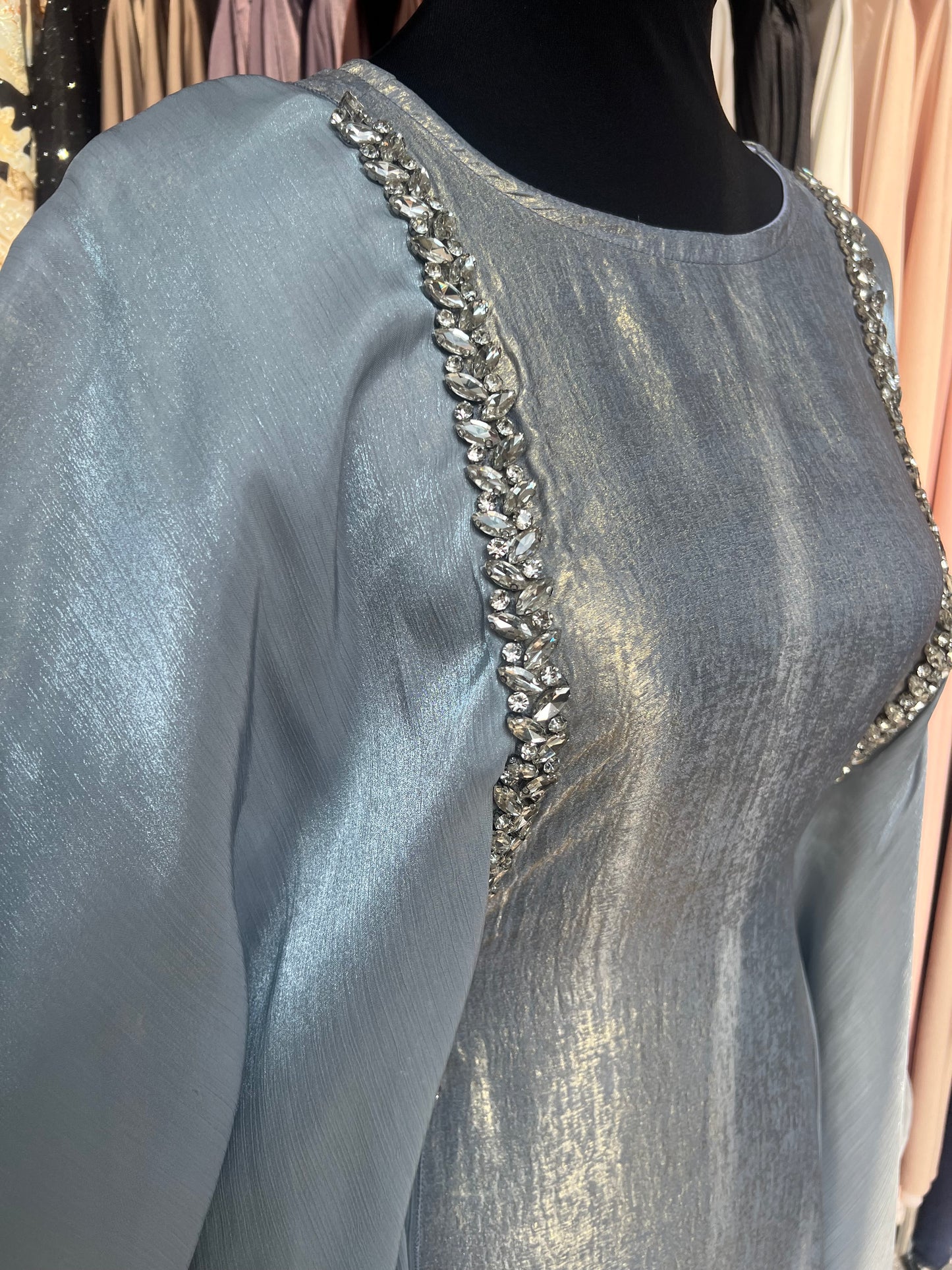 Abaya aus Dubai hellblau Butterfly Stil mit Hijab
