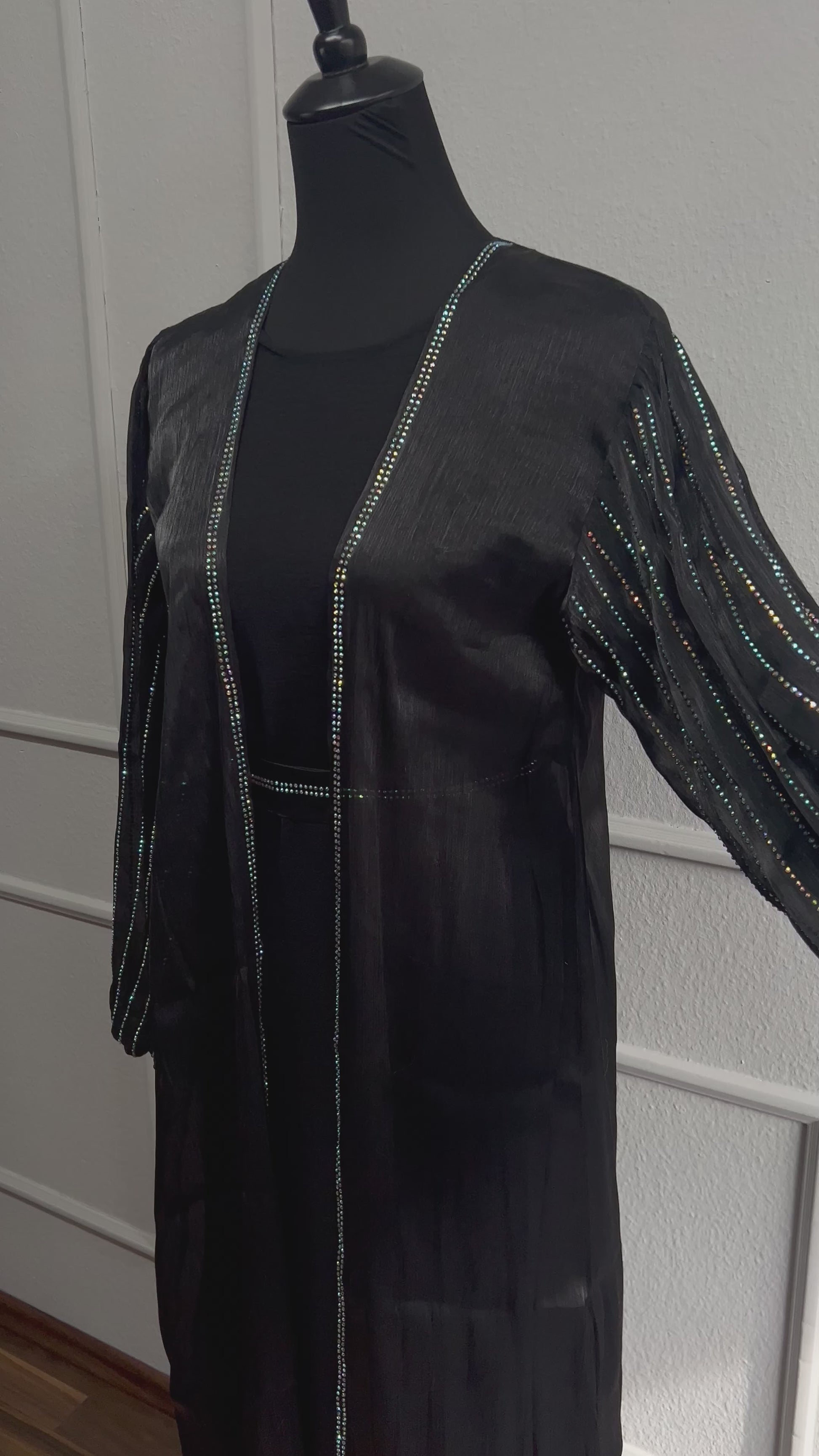 Schwarze organza abaya mit strass und glitzer